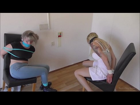 ❤️ Bağımlı / bağlı ve ağzı tıkalı / sıkıntı içinde küçük hanım Porno tr.com-fullporner.ru ﹏