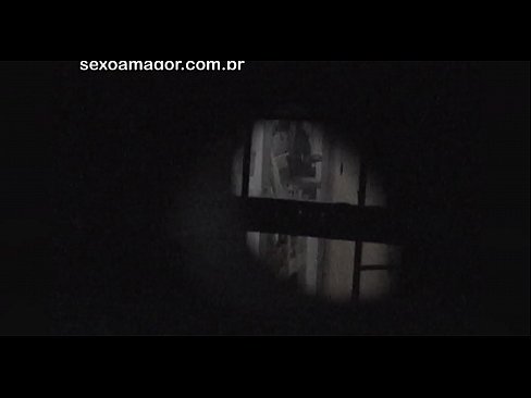 ❤️ Sarışın, içi boş tuğlaların arkasına gizlenmiş bir mahalle röntgencisi tarafından gizlice videoya alınır Porno tr.com-fullporner.ru ﹏
